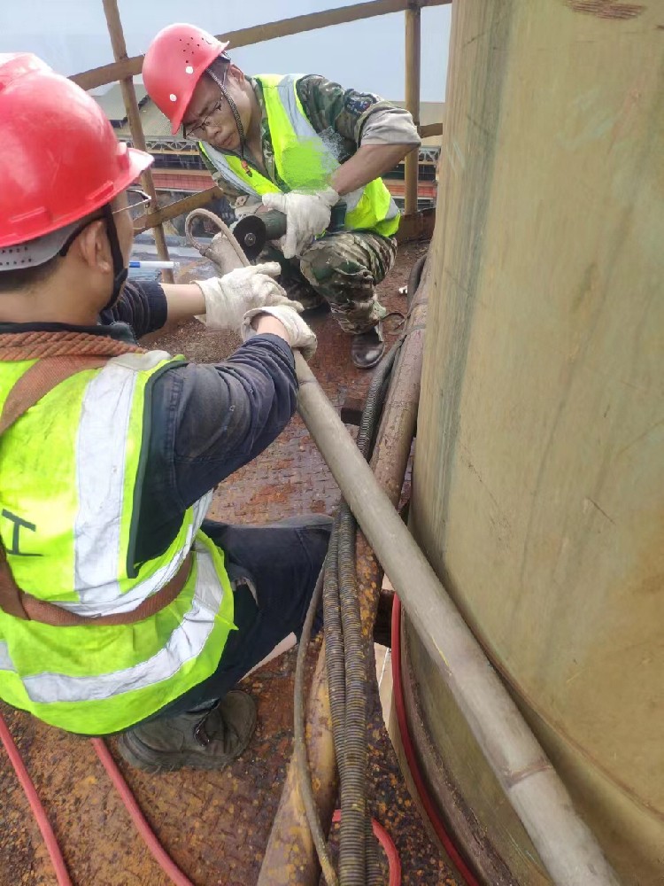 我司为湖北某钢厂高炉放散点火现场施工改造